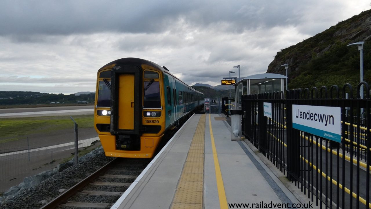 Arriva Trains Wales Class 158 No. 158829 arrives into Llandecwyn with the 07:06 Pwllheli to Machynlleth