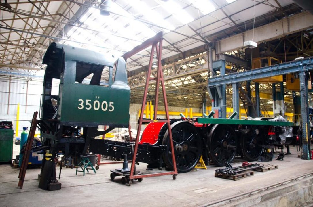 35005 "Canadian Pacific"'s frame back on its wheels // Credit: Sue Dixon and 35005 Canadian Pacific Project FB Page