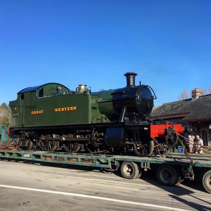 5526 departing South Devon Railway for Gloucestershire and warwickshire Steam Railway Credit: South Devon Railway FB Page