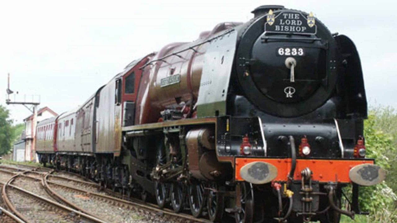 6233 "Duchess of Sunderland" hauling a Mainline Tour // Credit Gareth Griffiths