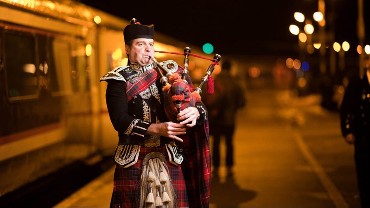 Burns Night 2018 - Spud the Piper // Credit: Caledonian Sleeper