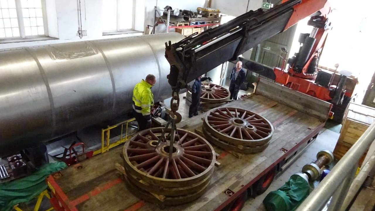 P2 Steam Locomotive No. 2007 'Prince of Wales' wheels ready to go to South Devon