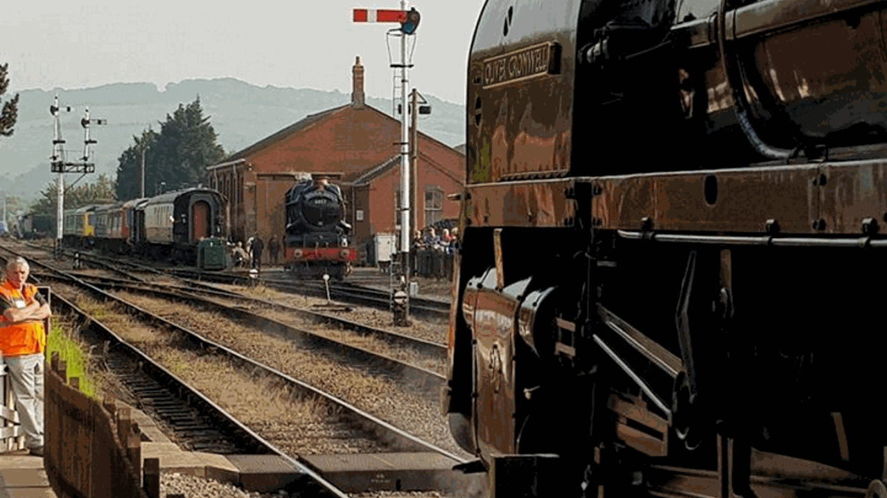 No.6023 "King Edward II" Rests at the Coaling Point while No.70013 "Oliver Cromwell" waits to be Uncoupled from its final train of the Gala // Credit Jamie Duggan, RailAdvent