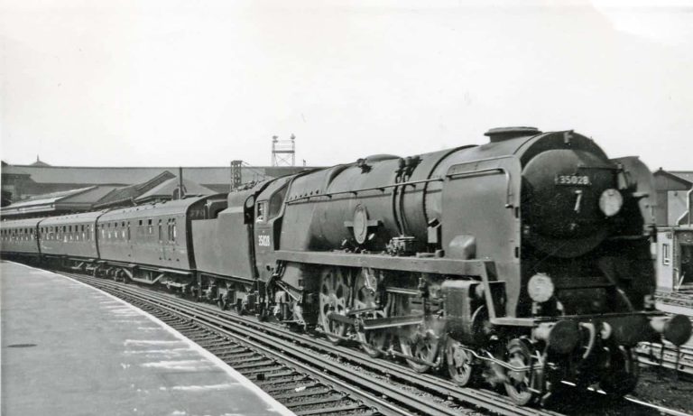 SR Bulleid Pacifics steam locomotives - Class Information