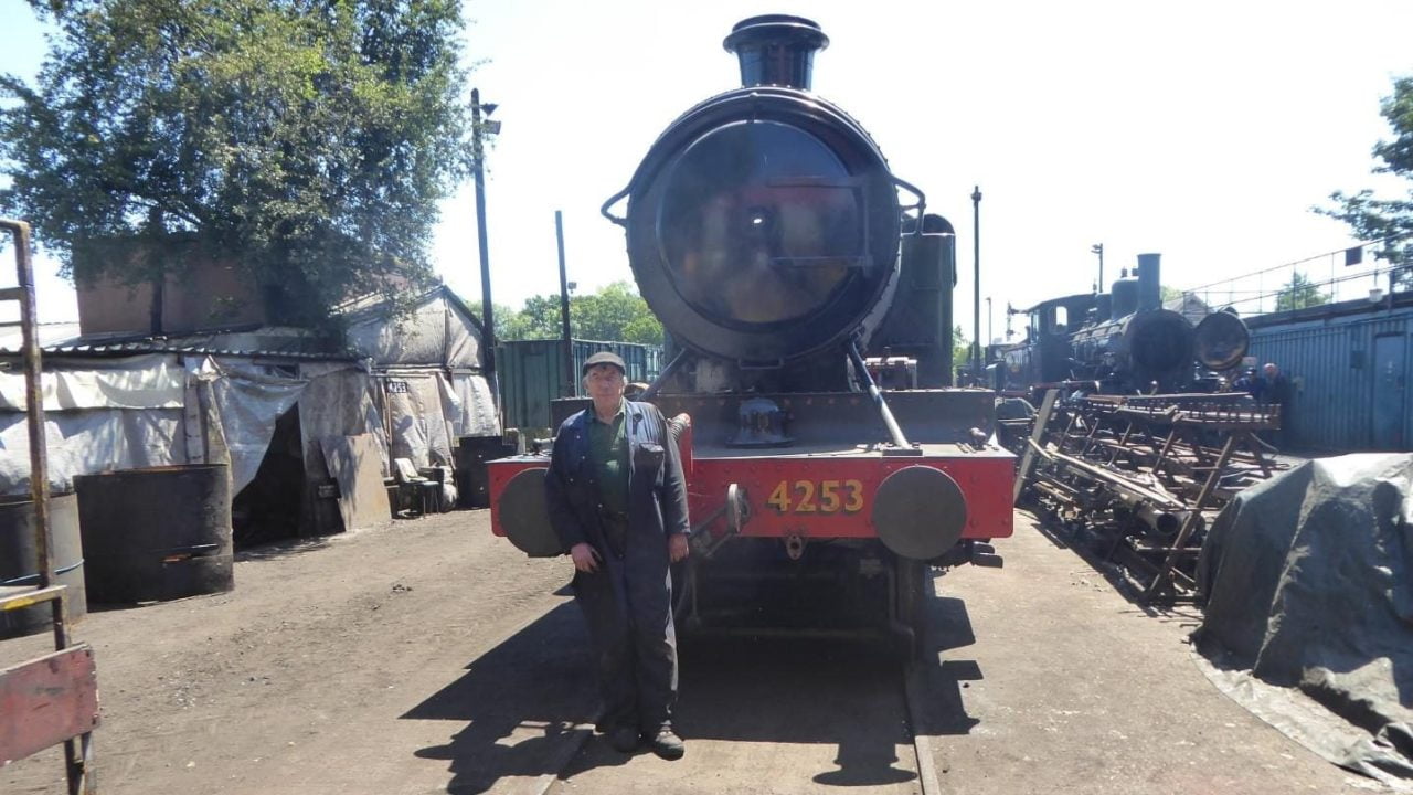 4253 Outside Shed while the Inspection Pit is Cleaned // Credit 4253 Locomotive Company