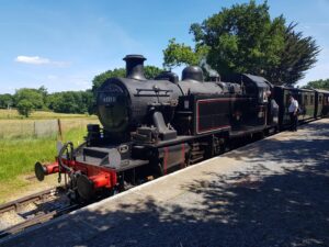 No.41313 at Wootton // Credit Jamie Duggan, RailAdvent