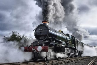 Steam locomotive 7029 Clun Castle to visit Yorkshire this Tuesday