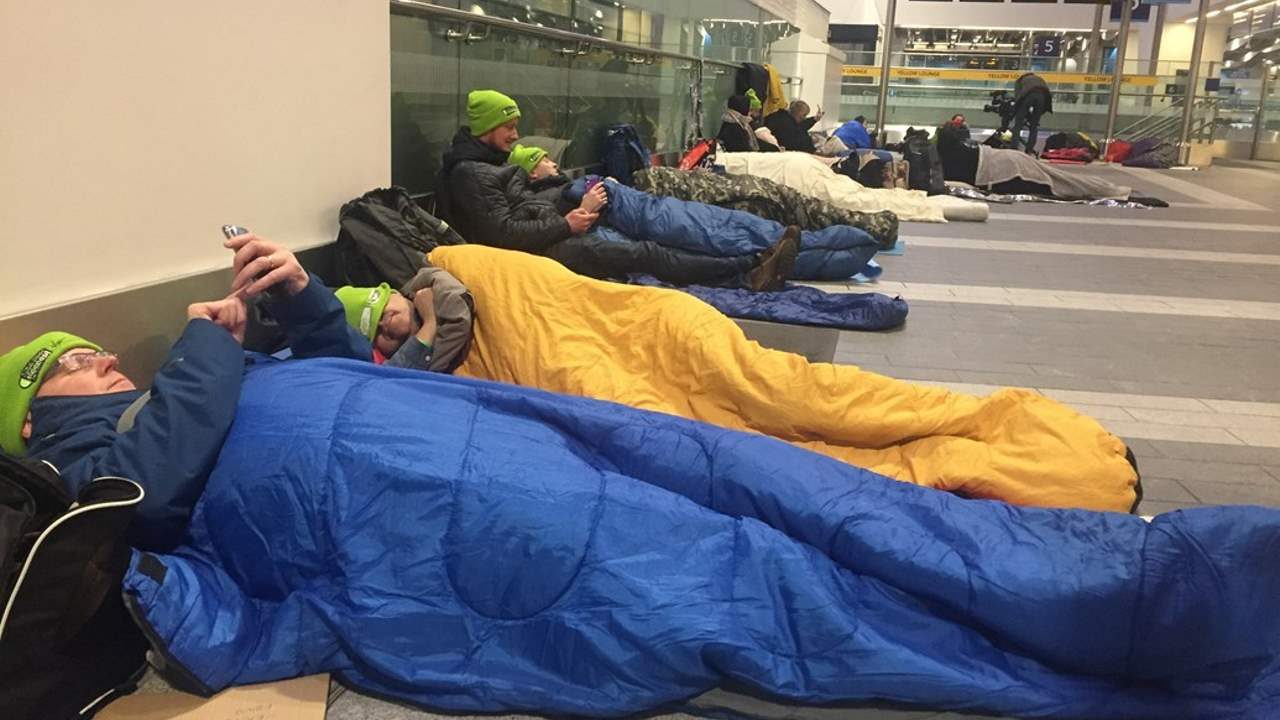 Volunteers sleep over