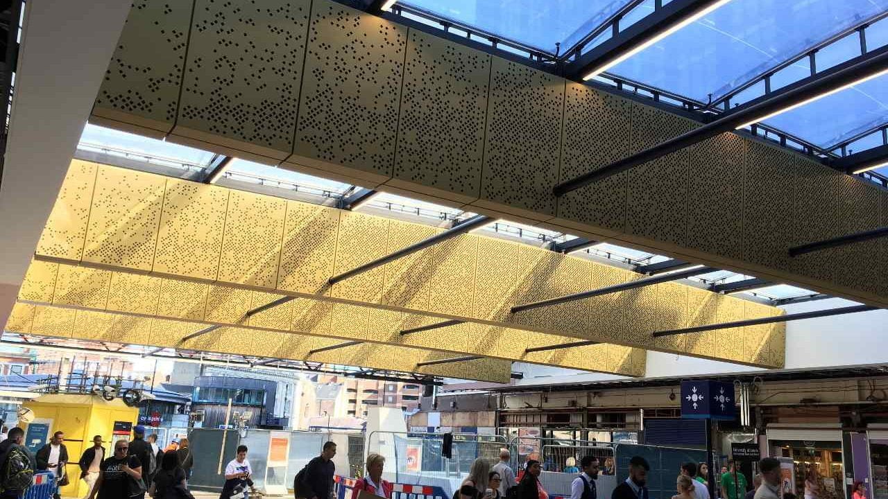 Leeds station south concourse photo