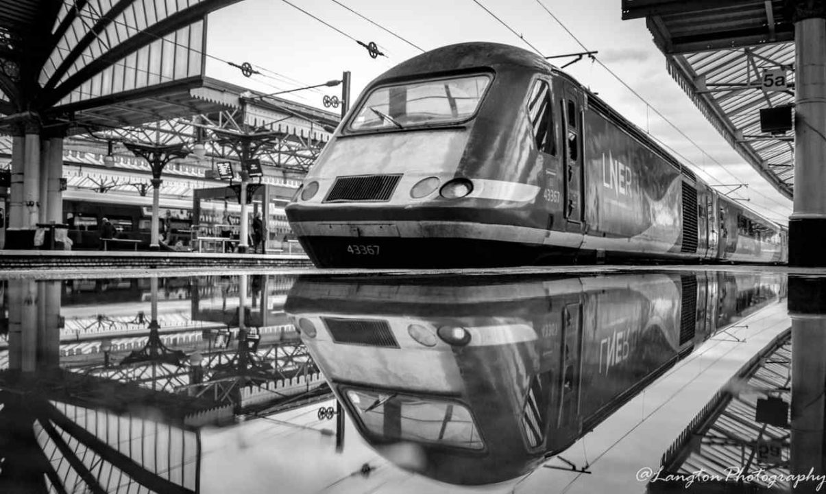 London North Eastern Railway HST arrives into Leeds