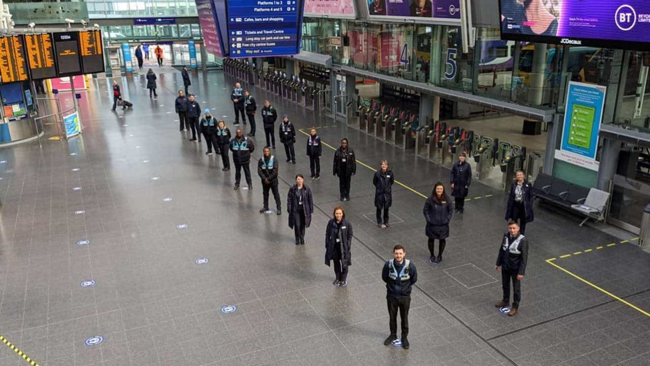 manchester piccadilly coronavirus social distancing