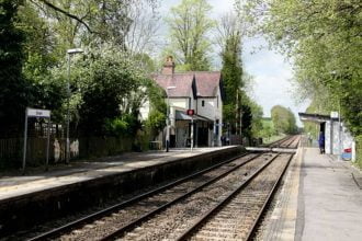 South Western Railway takeover three stations from Great Western Railway