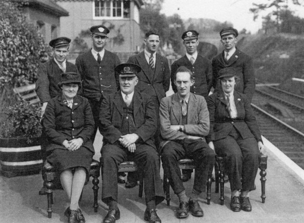 Alresford_Station_Staff_May_1946_8520