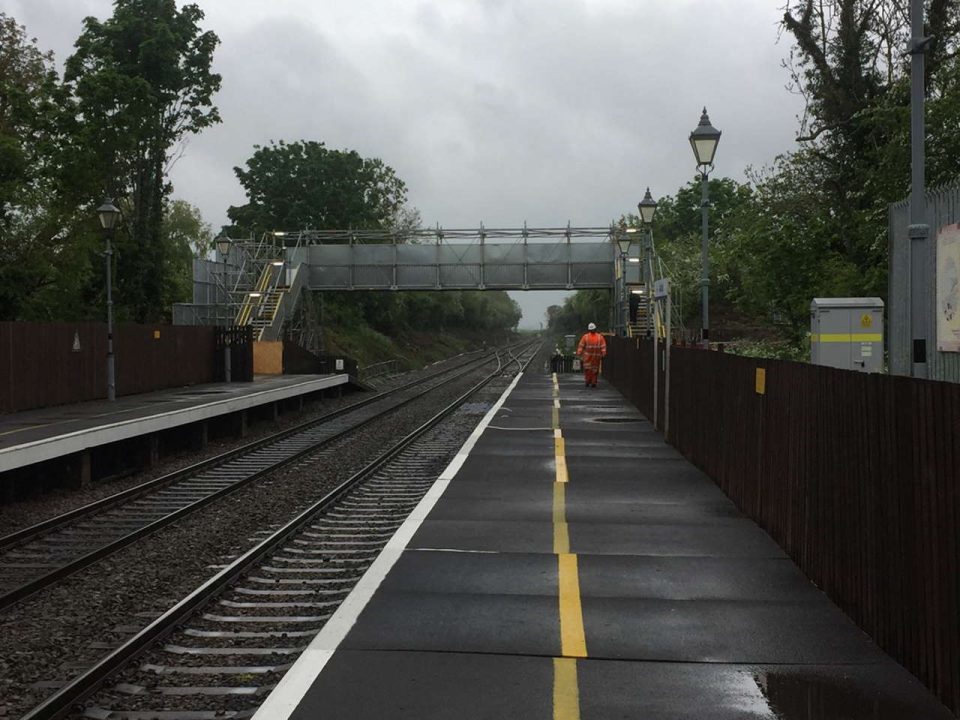 OXFORDSHIRE CLOSES FOR NEW FOOTBRIDGE