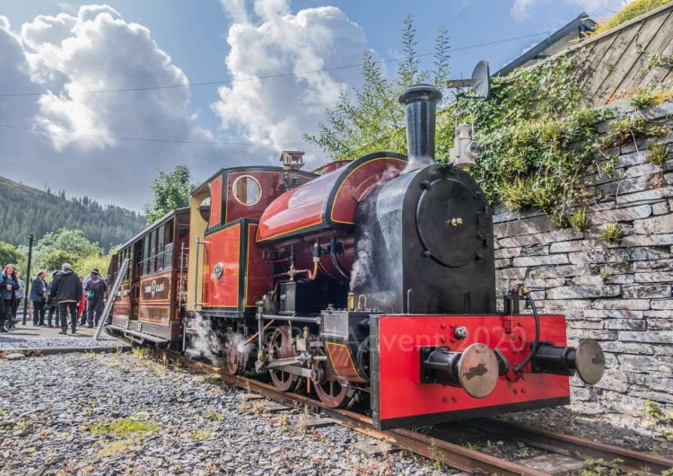 No. 7 at Corris in the sun - Corris Railway