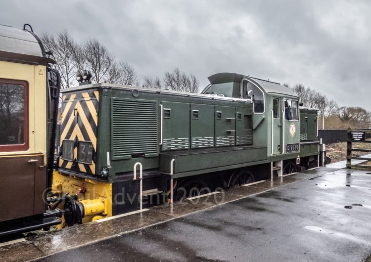 D9516 awaits departure time - Didcot Railway Centre