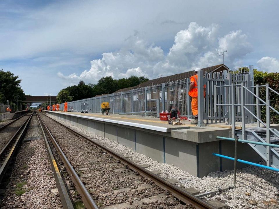 Gatwick Airport platform extensions