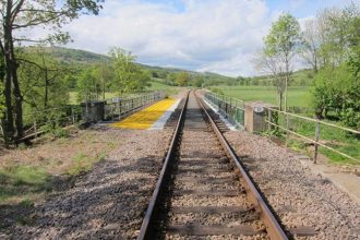 WARNING: Network Rail urges Whitby residents to stay off railway at Sleights