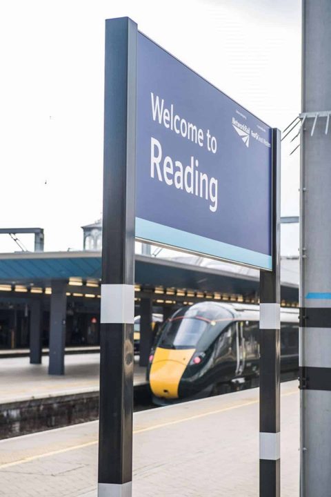 Reading station