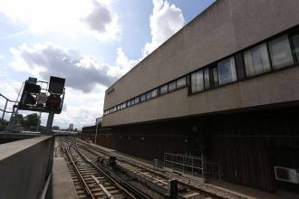 Network Rail bids farewell to London Bridge Signalling Centre as £81m project reaches half way