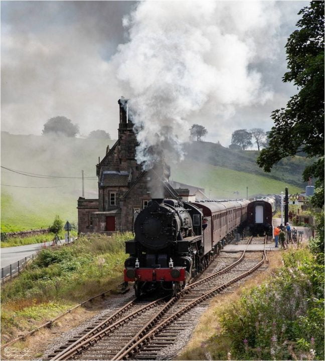 S160 6046 passes through Cheddleton Station with a post-Lockdown service at the Churnet Valley Railway