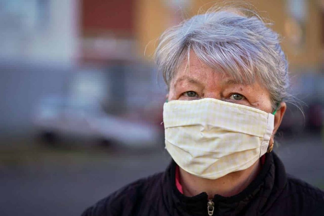 face-covering train