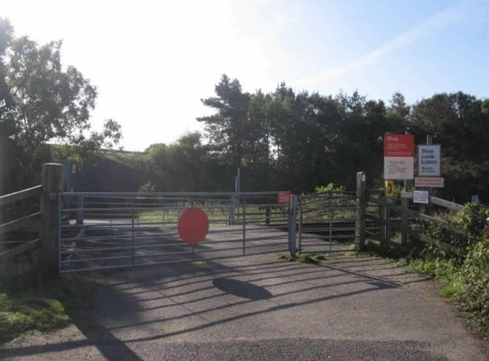 Meads Lane level crossing