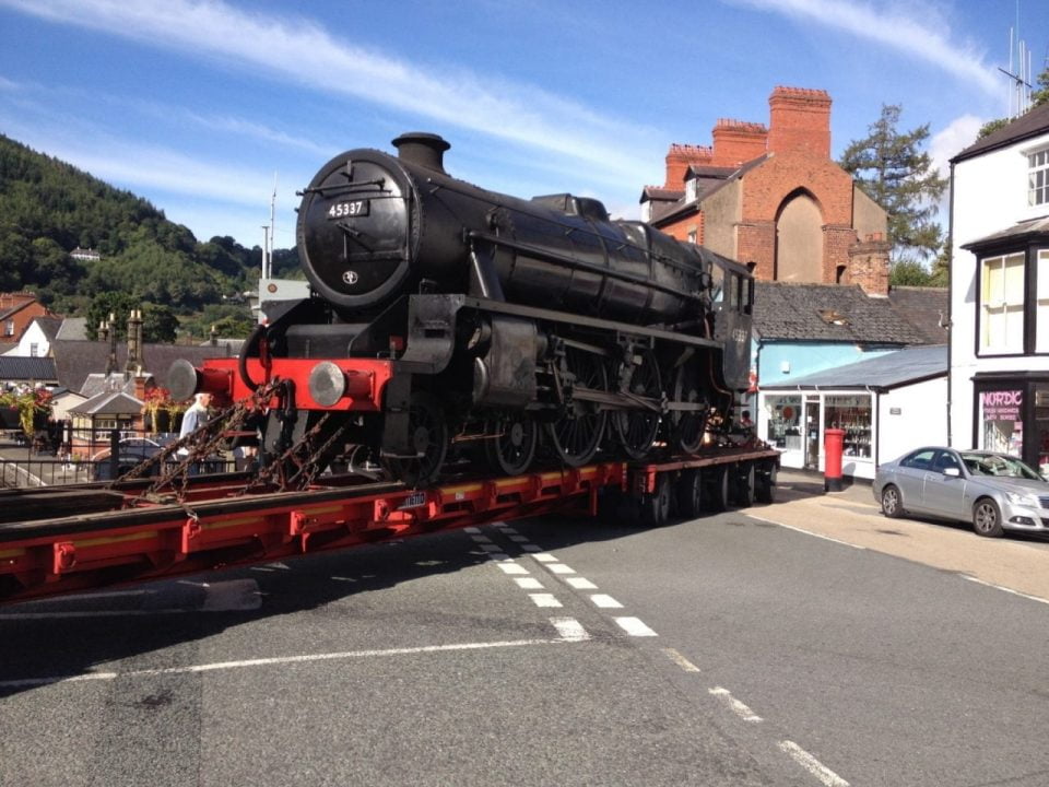 LMS Black 5 No. 45337 in Llangollen