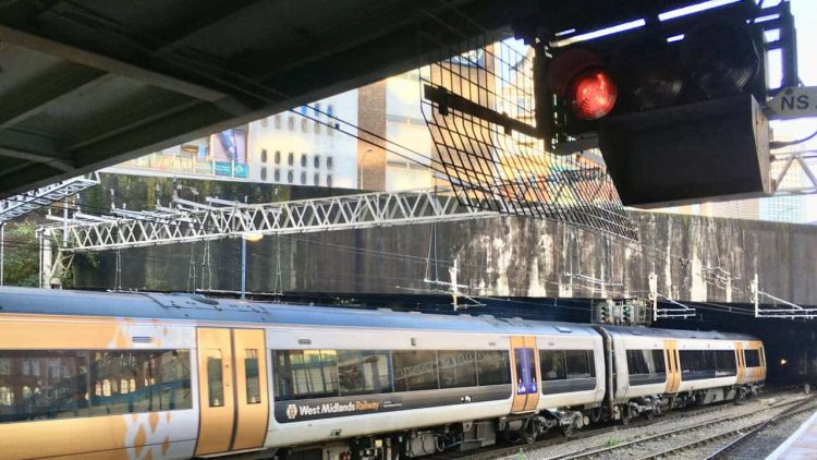 Birmingham New Street signal and platform