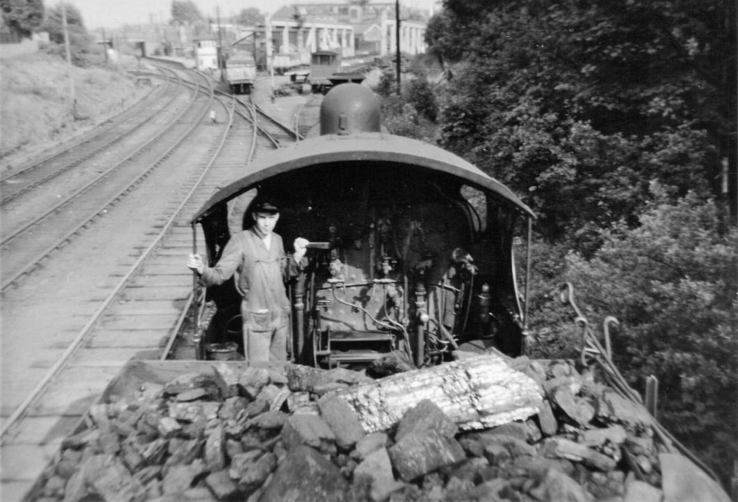 Fireman Ray Churchill Shunting Willenhall Stafford Street Super 'D' 1960s