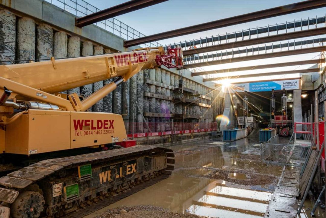 Big Push – Network Rail installs 11,000 tonne railway tunnel in UK first