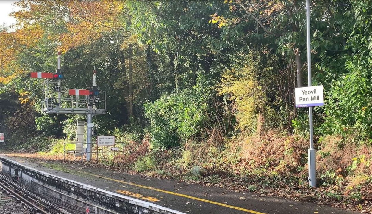 Yeovil-Pen-Mill-signals