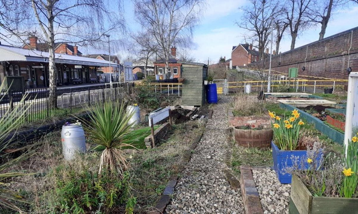 Evesham station gardens