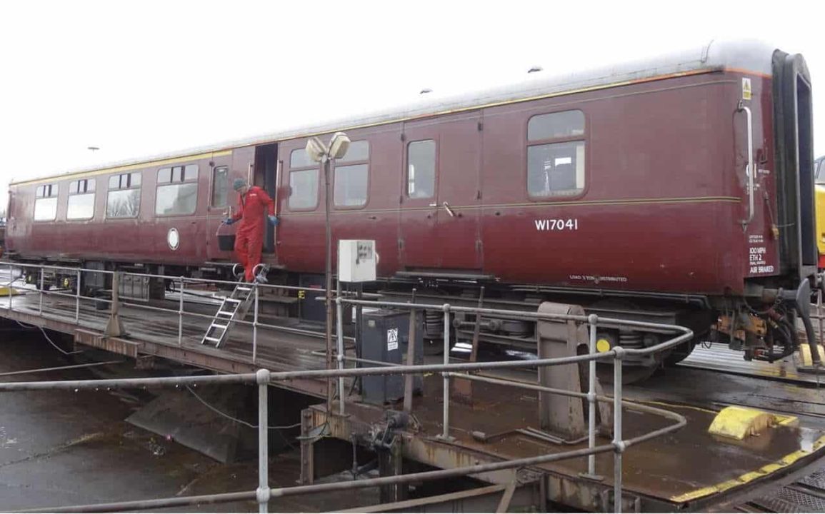 Current support coach for 71000 Duke of Gloucester