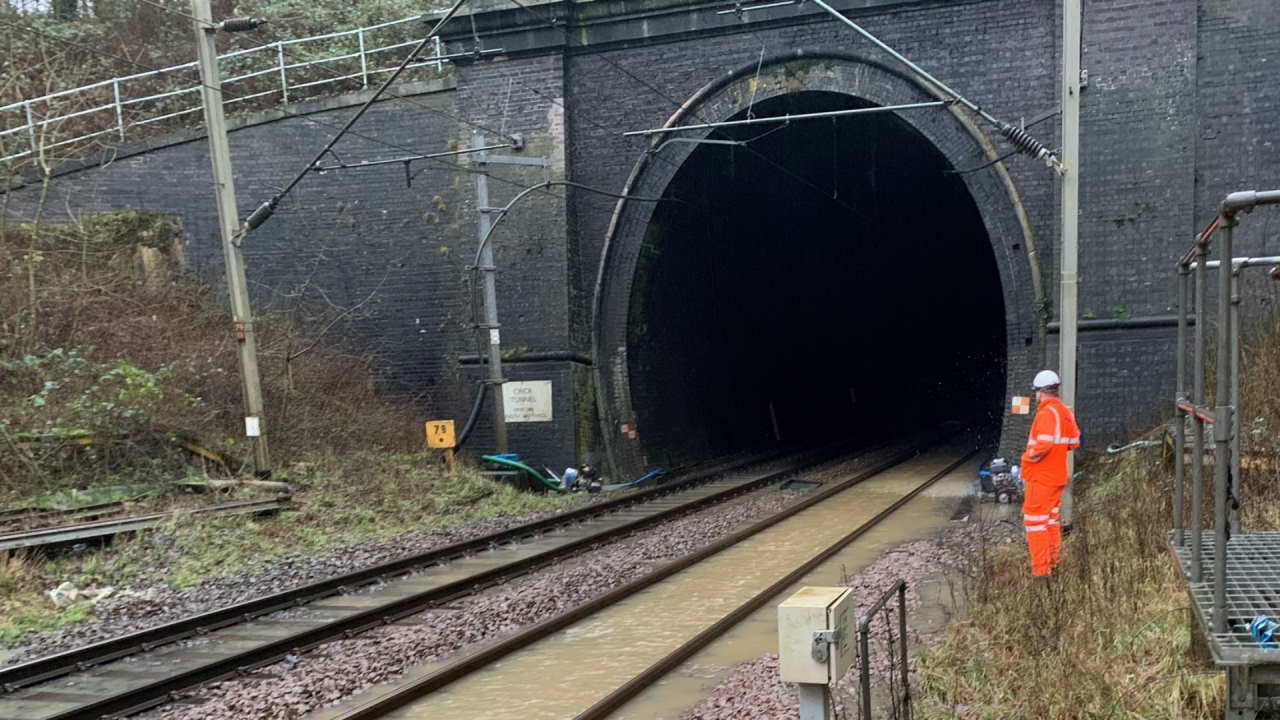 Flooding at Crick Tunnel December 2020