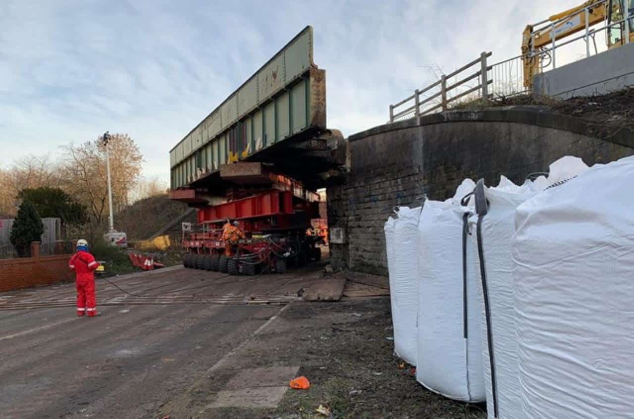 Old Doncaster Road Bridge being removed // Credit Network Rail