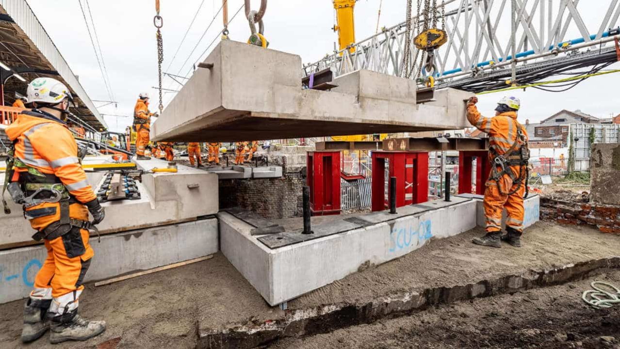 Warrington Bank Quay new deck lift