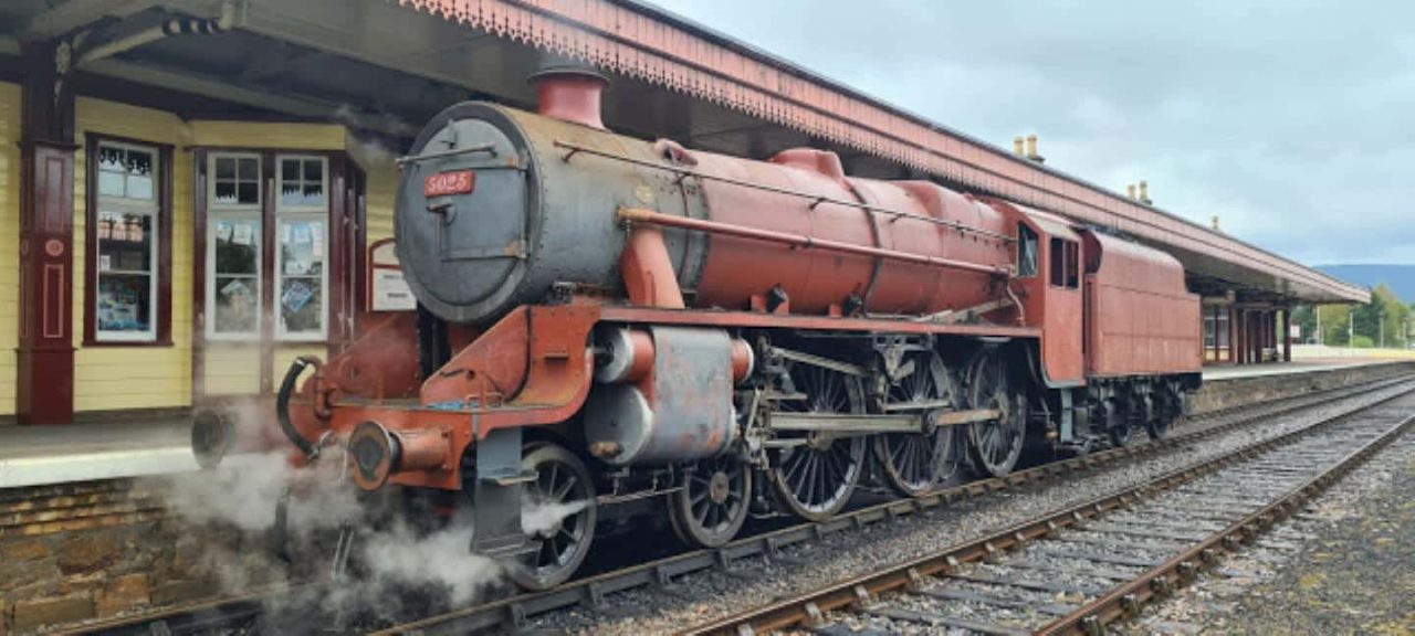 LMS Black 5 No.5025 in Aviemore Station // Credit The Watkinson Trust