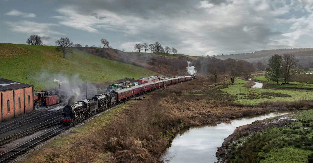 S160s hauling a train on the Churnet Valley Railway