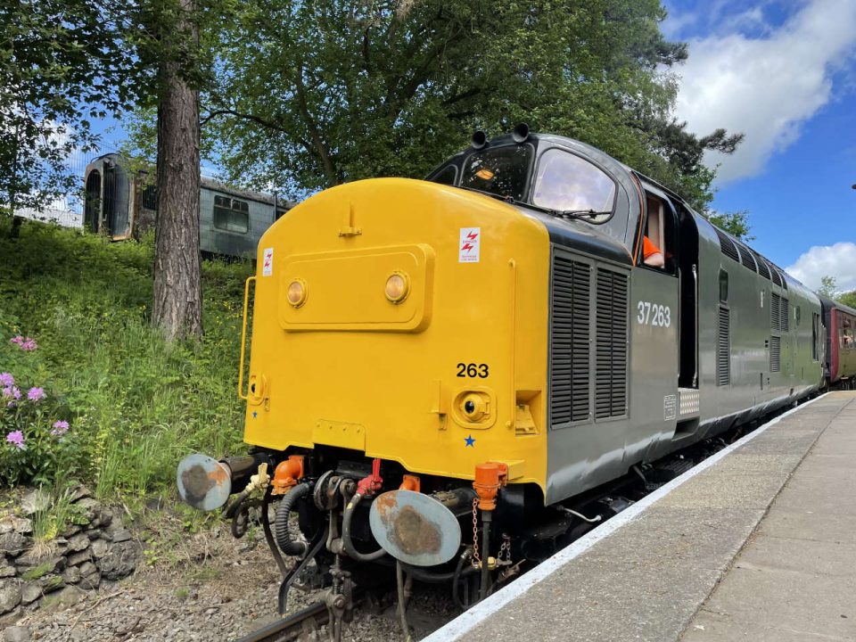 37263 arriving at Horsehay and Dawley station