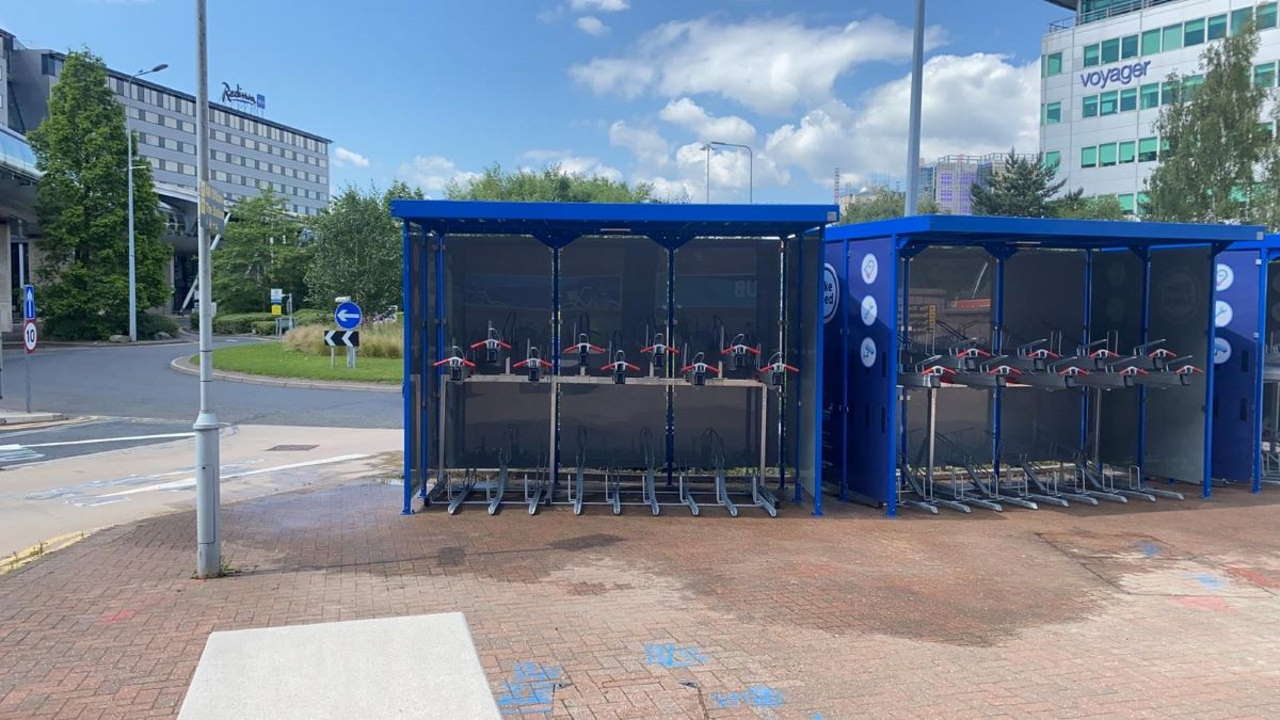 Cycle facility Manchester Airport station