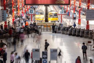 2,200 more seats added by Chiltern Railways for returning commuters