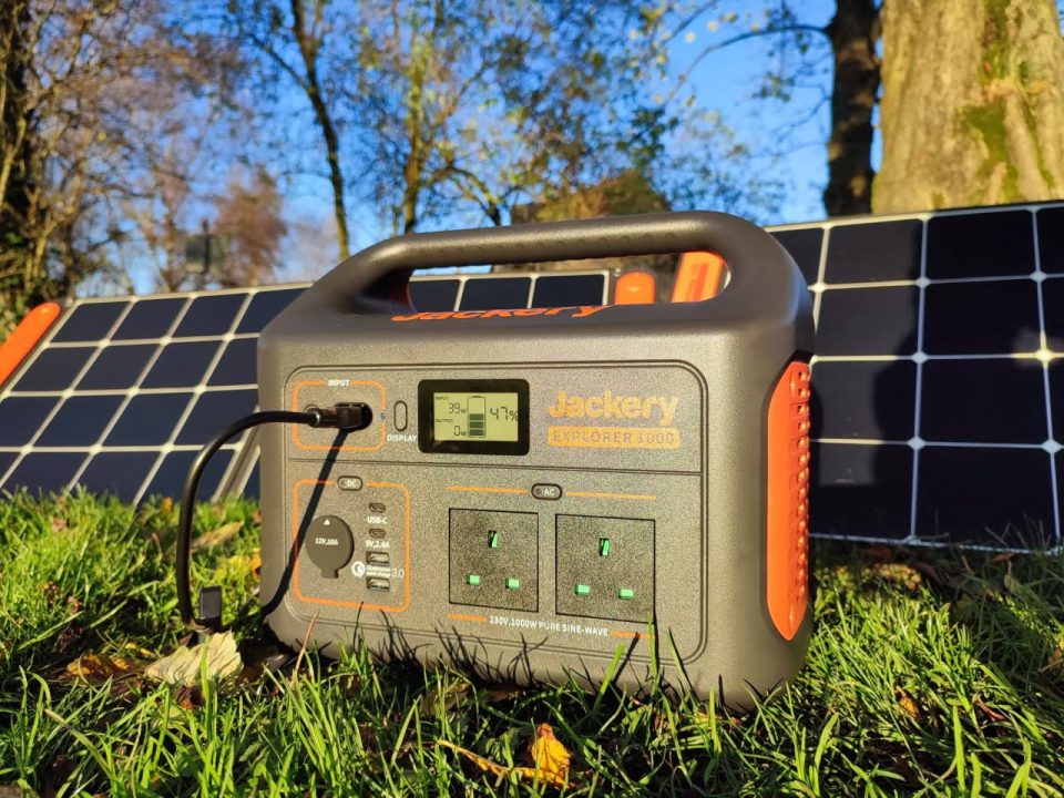 Jackery Solar Generator 1000