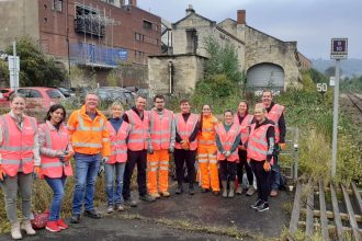 Community Rail Week volunteers clean up Stroud station