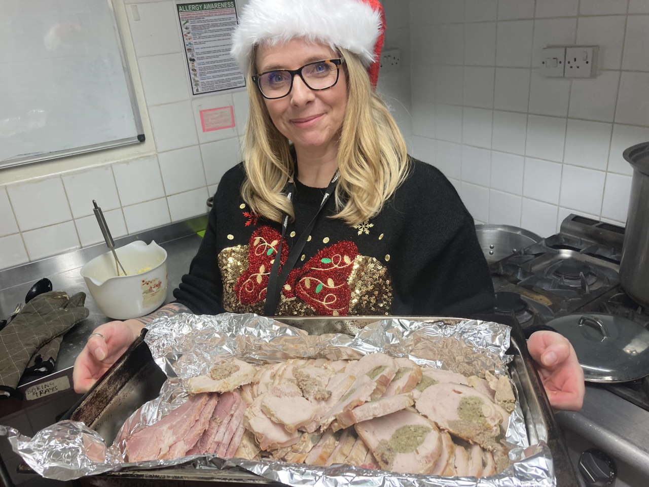 Volunteers serve festive feast