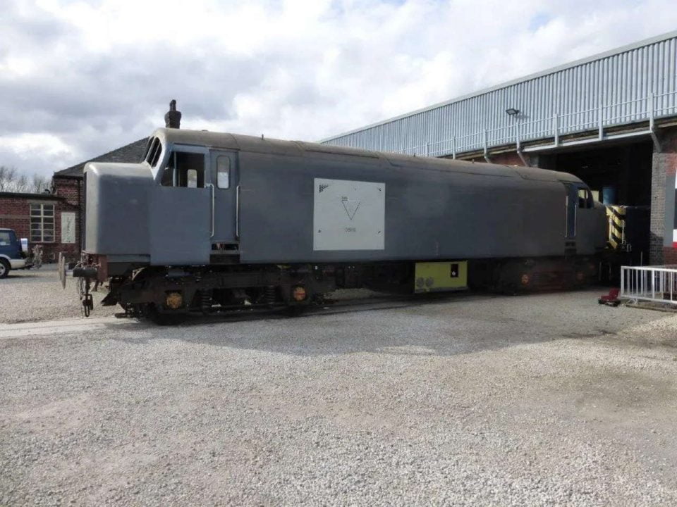 Baby Deltic fuel tank was installed to the loco