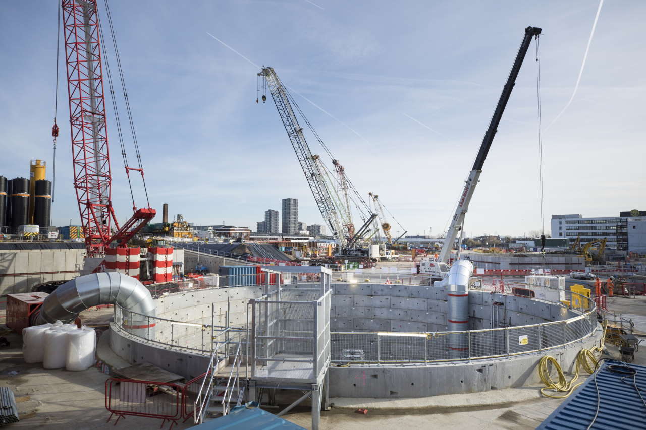 Landscape view of the shaft at Victoria Road crossover box