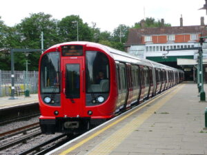 London Underground: Metropolitan Line disruption due to 'fault' with ...