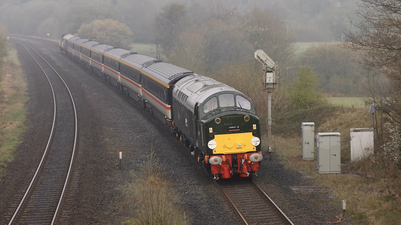 Class 40 D213 Andania in the Peak District