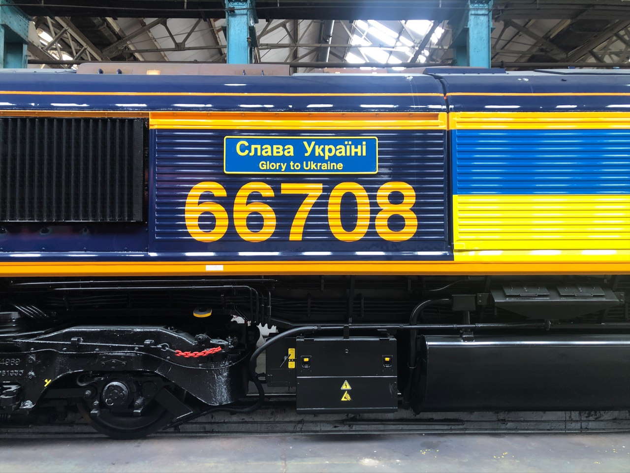 GB Railfreight unveils new livery for Class 66 locomotive in 